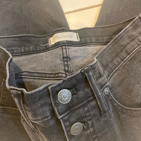 Madewell Jeans Women's Black Skinny buttonfly  with frayed edges Size 27 - Picture 7 of 8